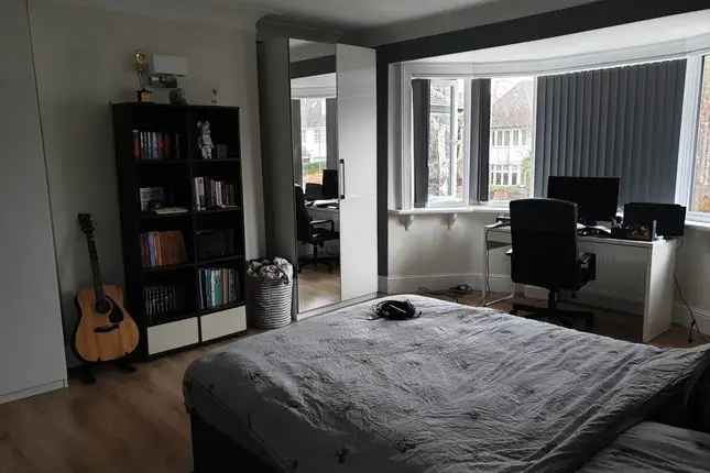 Semi-detached house to rent in The Ridgeway, Golders Green NW11