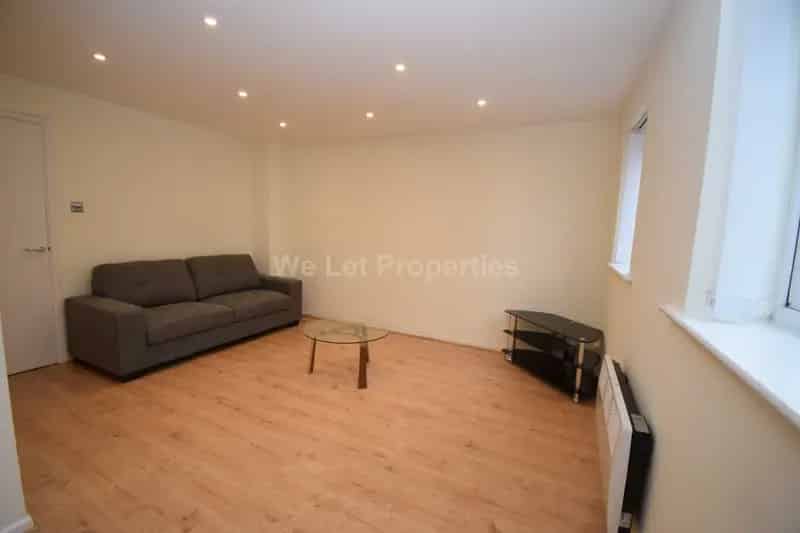 2 Bedroom Apartment House to Rent