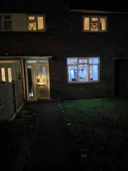 2 Bed Mid Terrace House Merstham - Upgrade to 3 Bed