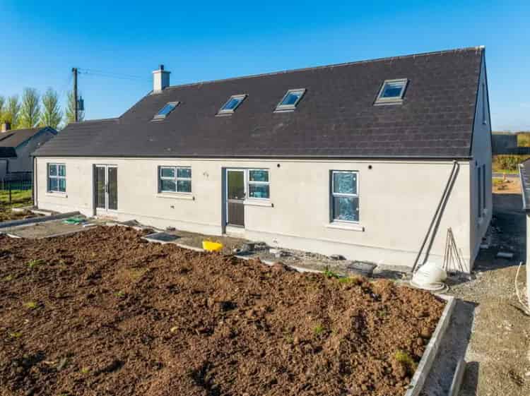 Turnkey Chalet Bungalow 4 Bedrooms Detached Garage Outstanding Views