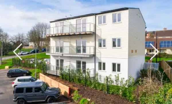 New Build Home with Modern Kitchen and Spacious Design