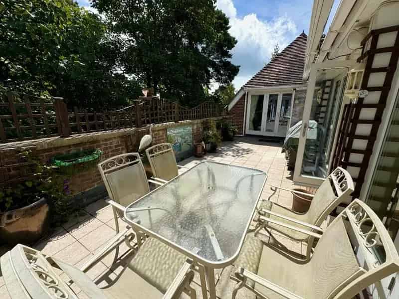3 Bedroom Penthouse Apartment For Sale Near Pleasure Gardens