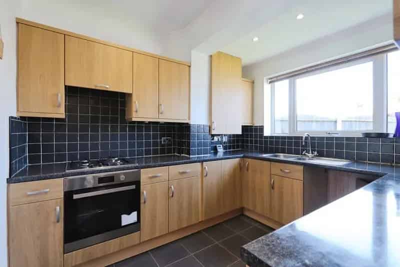 3 Bedroom Semi Detached House Sheffield S5