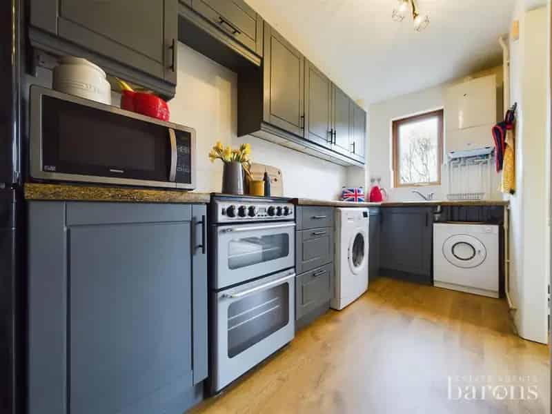 1 Bed House for Sale in Loddon Vale