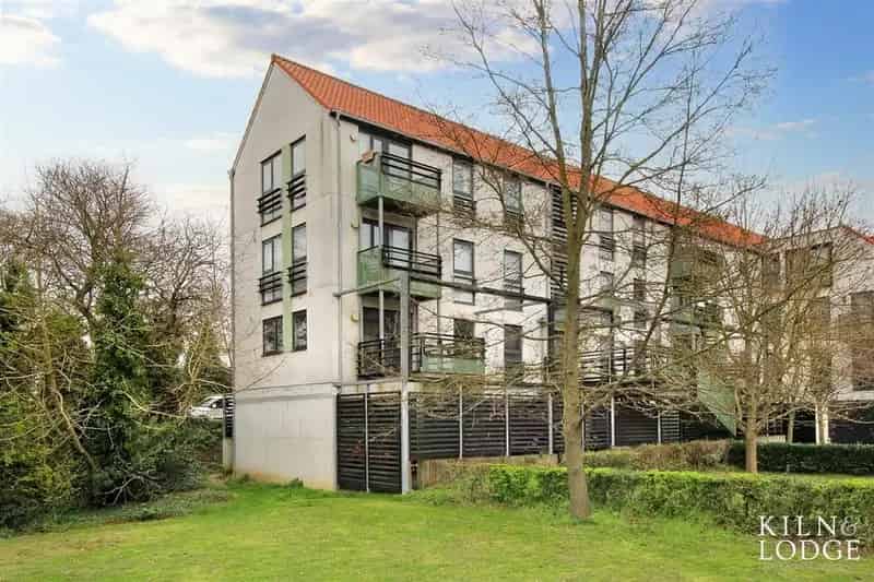 2 Bedroom Apartment for Sale Mid Essex