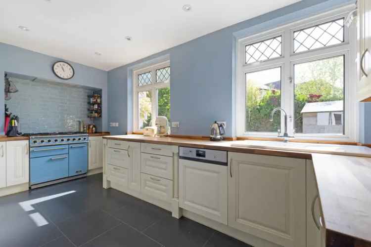 4 Bedroom Detached House for Sale near Epsom
