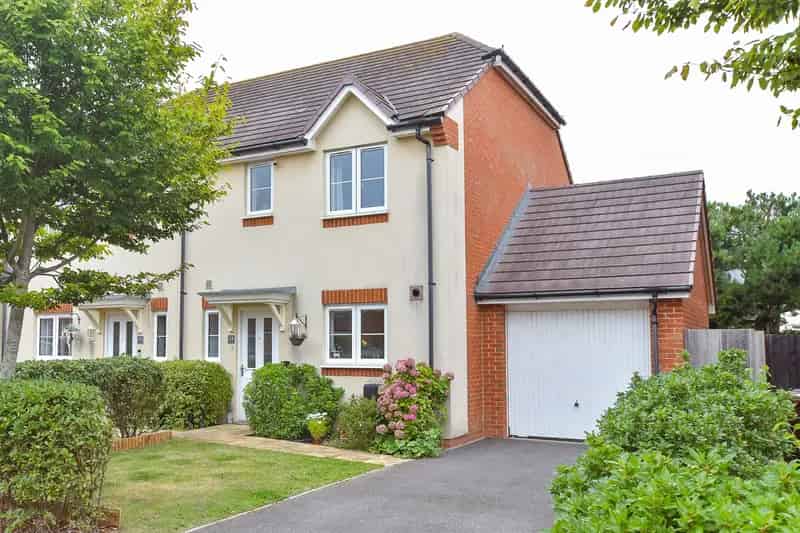 3 Bedroom Semi Detached House For Sale