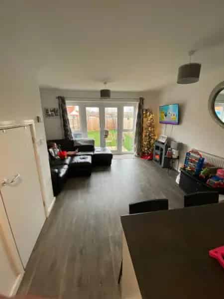 Brand New 2 Double Bedroom House with Garden and Driveway