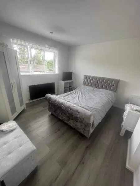 House For Rent in Sheffield, England