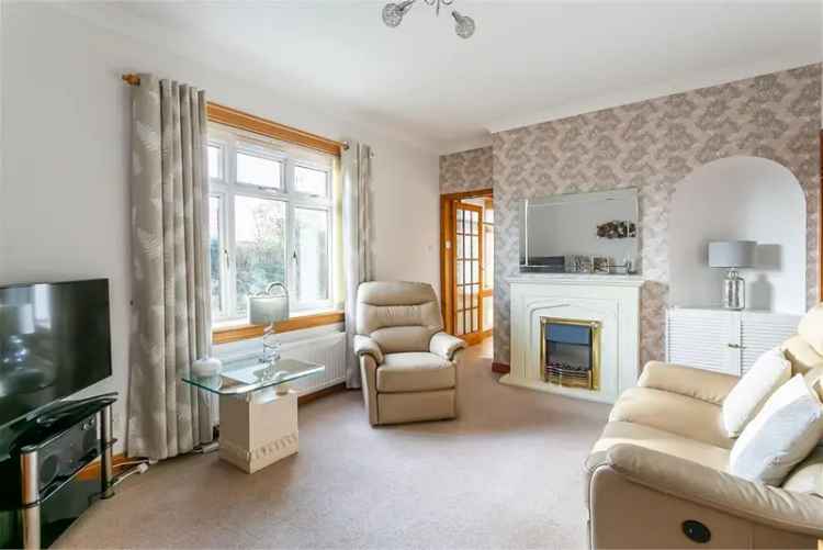 2 Bed Flat - Upper with 1 Reception Room