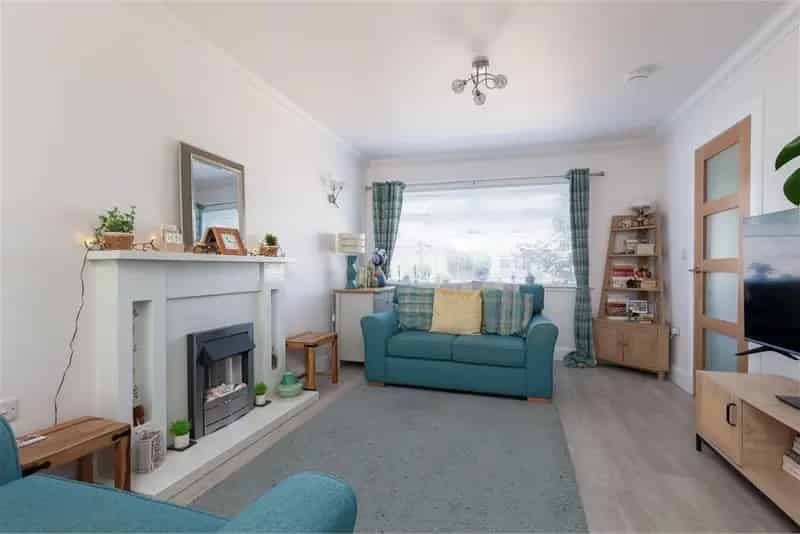 3 Bed Terraced House with Open Plan Living and Landscaped Gardens