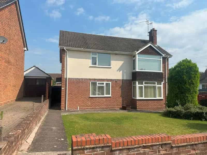 2 Bedroom Maisonette to Rent - Central Heating & Double Glazing
