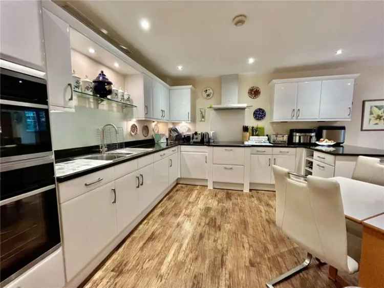 3 Bedroom Apartment for Sale near Westbourne Beach