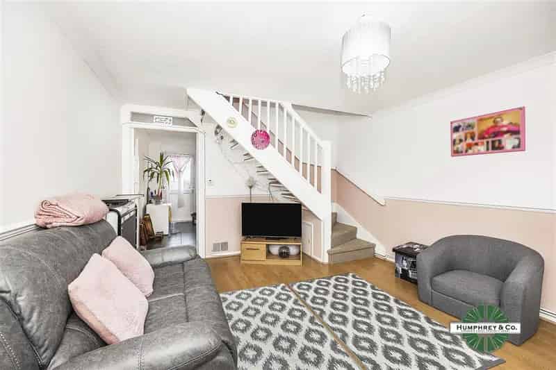 2 Bedroom House to Rent Woolwich