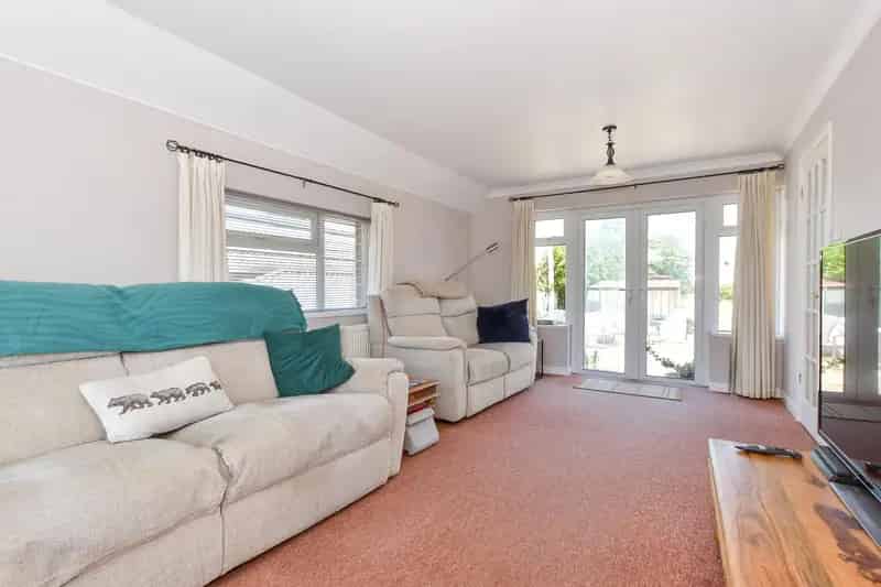 5-Bedroom Detached Bungalow with Annexe Winford Isle of Wight