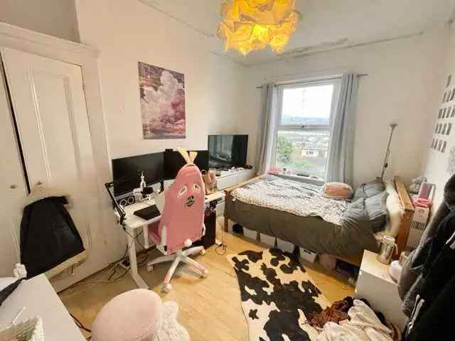 3 Bedroom Maisonette To Rent