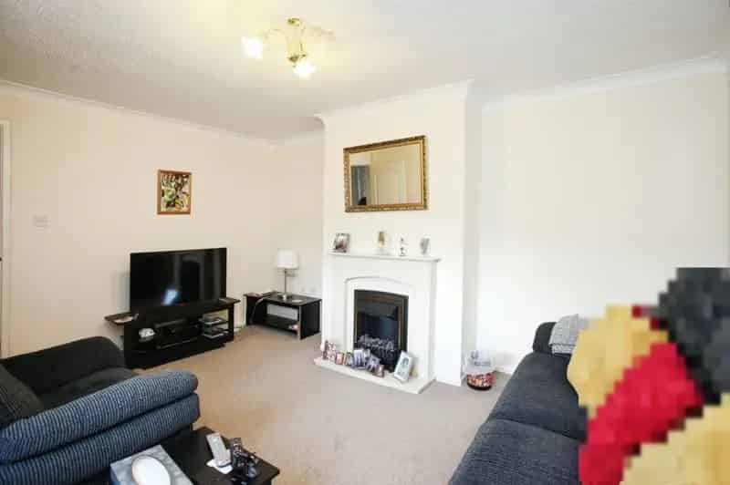 3 Bedroom Terraced House with Garden - Modern & Characterful