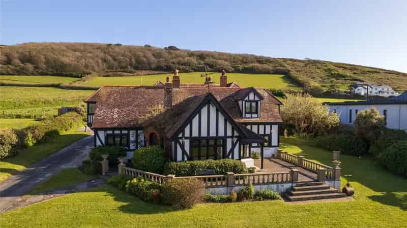 10 Bedroom Detached House with Sea Views Croyde
