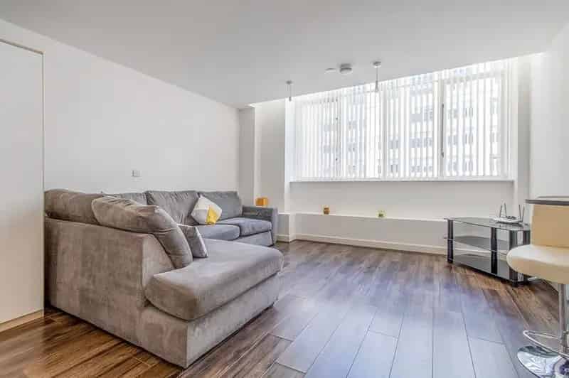 Liverpool Waterfront Studio Flat for Sale