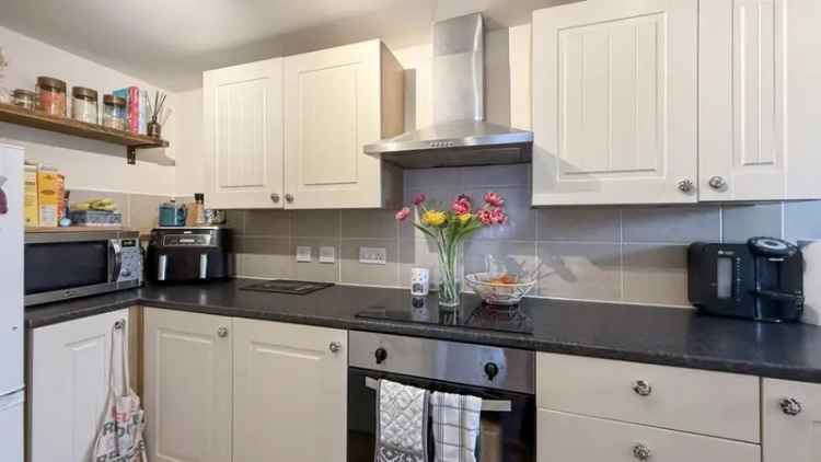2 Bedroom Grade II Listed Cottage For Sale Westbury
