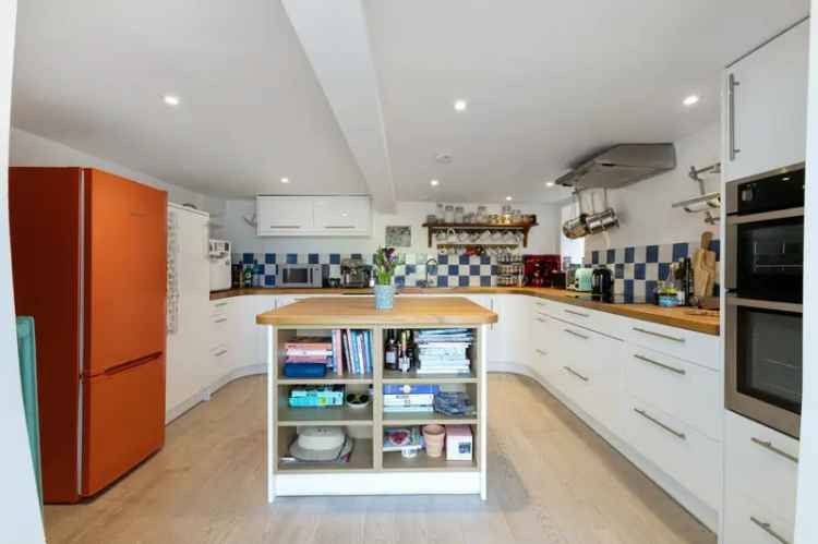 4 Bedroom Semi-Detached House for Sale in South Woodchester