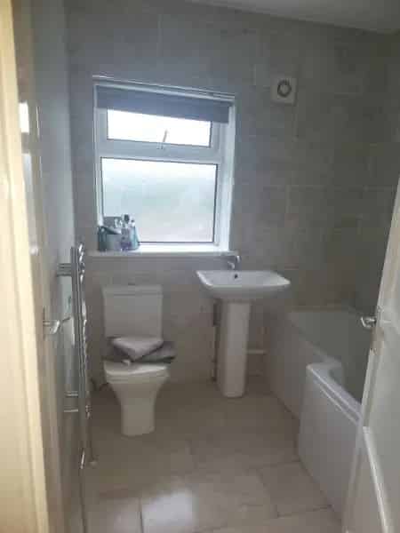 Three Bedroom House with Large Gardens Near Town Centre