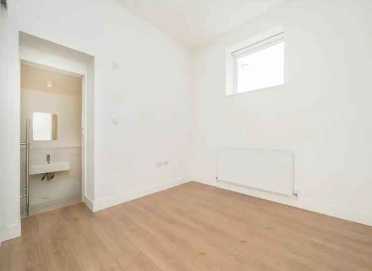 Four Bedroom Apartment Near West Ealing Station