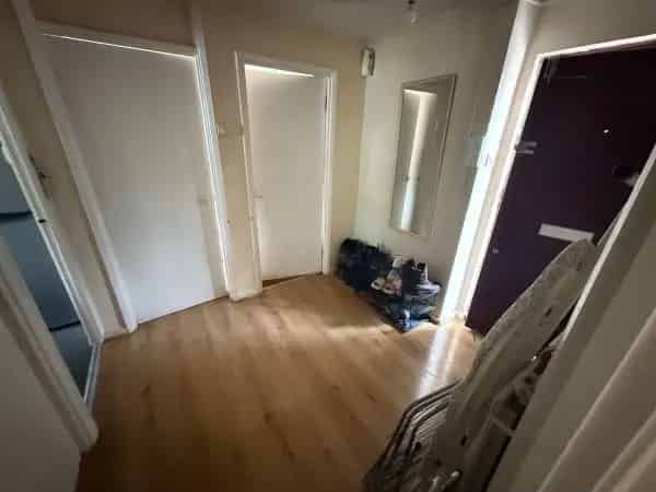 Spacious 2-Bed Flat Near Parks Free Parking Family Friendly