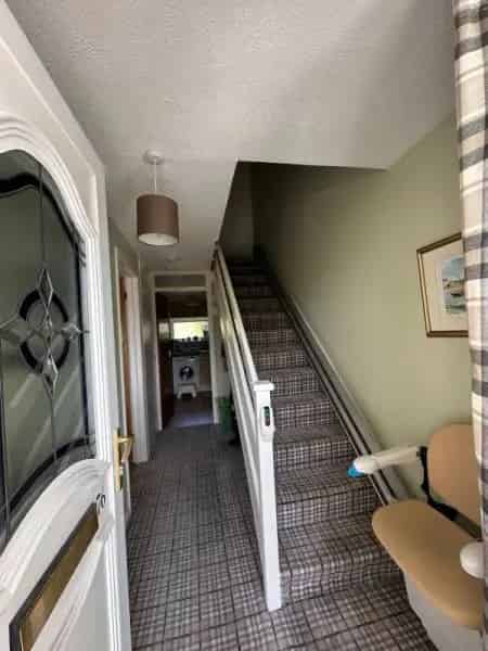 3 Bedroom House with Garden, New Kitchen & Carpets Near Schools