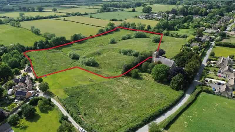 8.41 Acres Pasture Land for Sale in Weston-sub-Edge Cotswolds