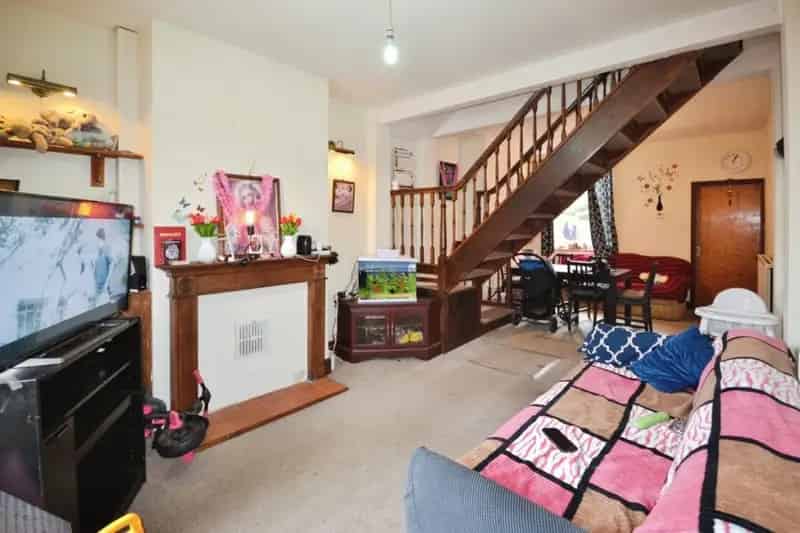 2 bedroom House
 To Rent
