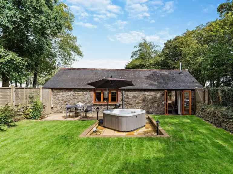 2 Bedroom Detached Bungalow Barn Conversion Widegates Cornwall