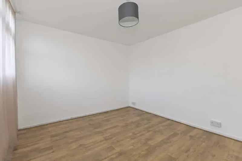 1 Bed Flat for Sale Modern Development Large Balcony