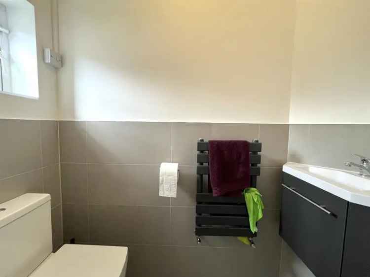 3 Bedroom End of Terrace House to Rent