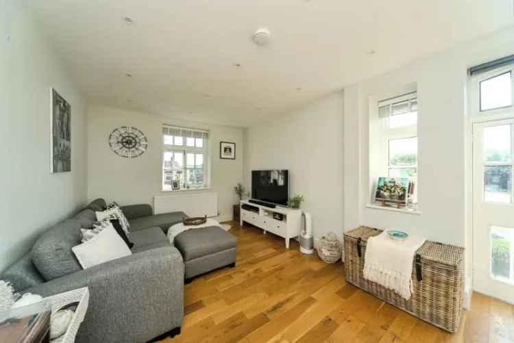 Two Double Bedroom Apartment Allocated Parking Communal Courtyard