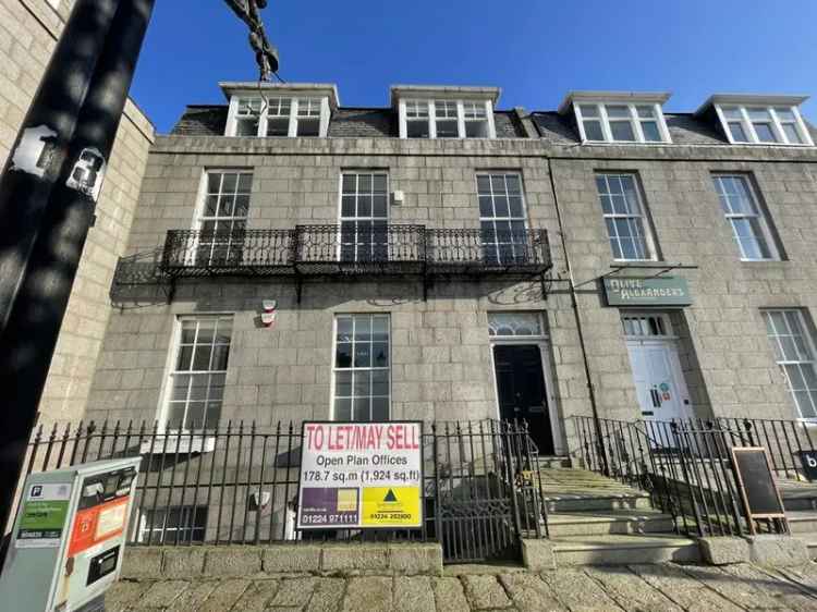 Ground Floor Office Suite in Mid-Terraced Townhouse