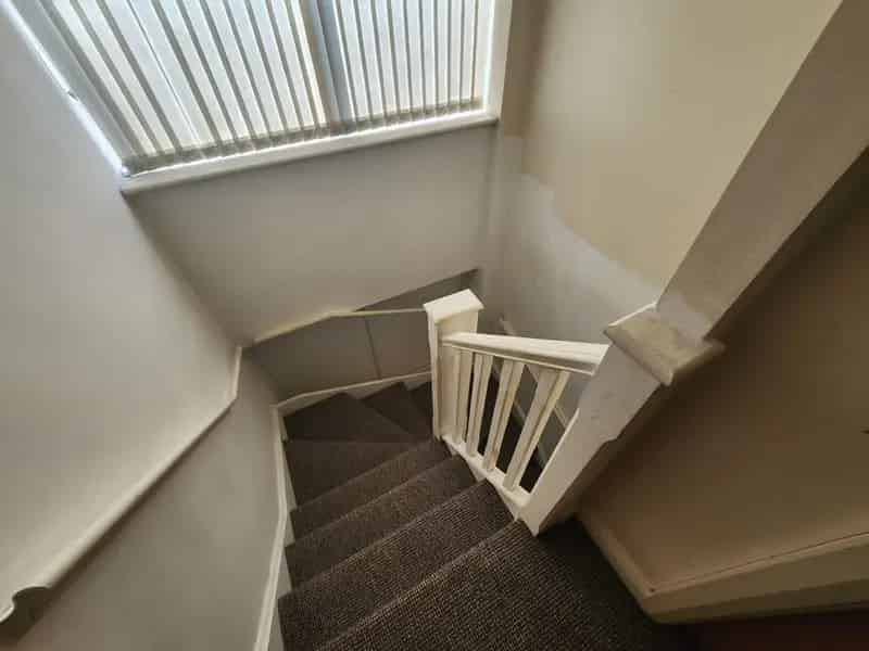 2 Bed Flat for Sale Nottingham NG5 - Top Floor Apartment