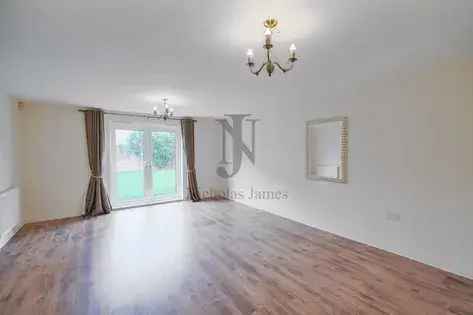 2-Bedroom Flat in London 90m2 Recently Redecorated