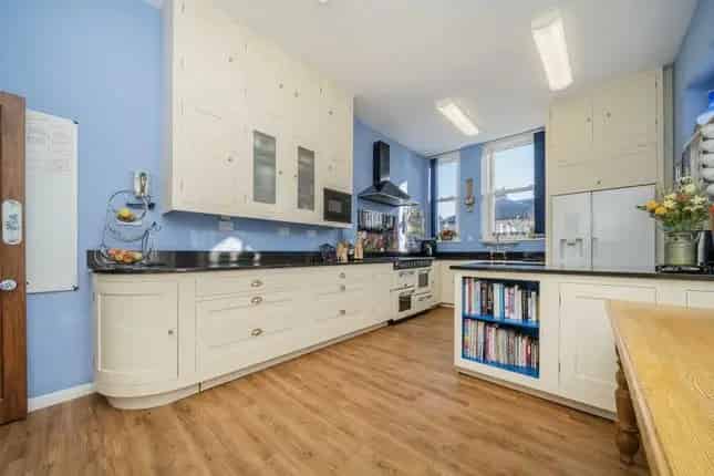 Seven Double Bedroom Detached House for Sale