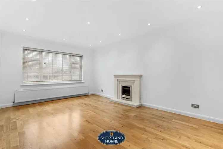 4 Bedroom Detached House to Rent in Styvechale Coventry