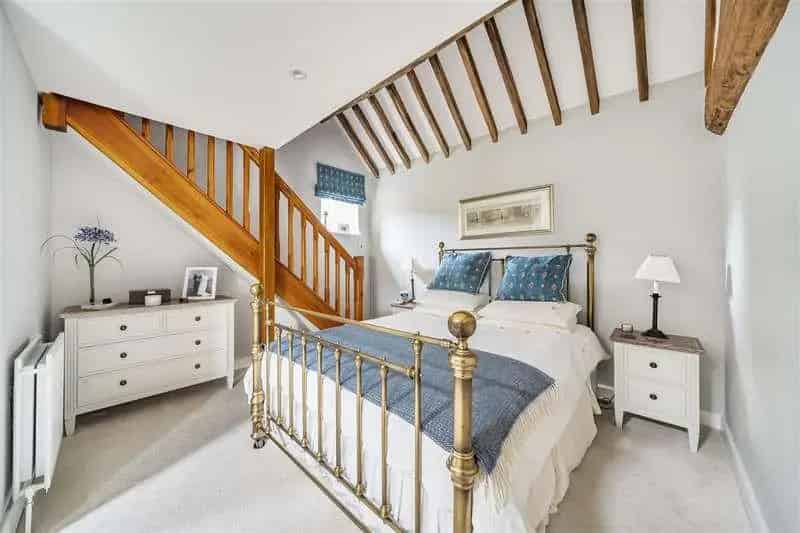 6 bed property for sale
