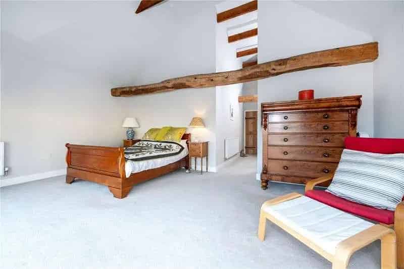4 Bed Stone Barn Conversion near Lincoln