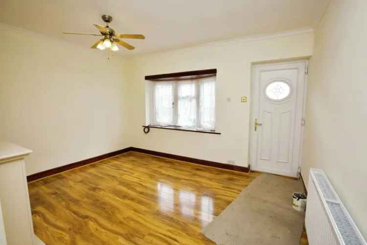 Three Bedroom House with Garden Pets Considered