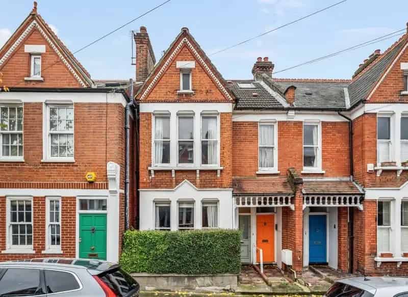 2 Bedroom Garden Flat Clapham South