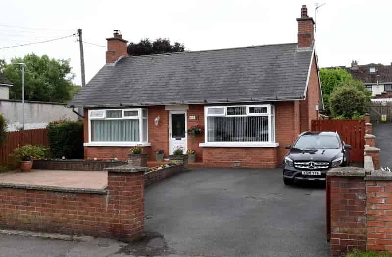 Detached Bungalow Near Shops and Bus Stop - 3 Bedrooms