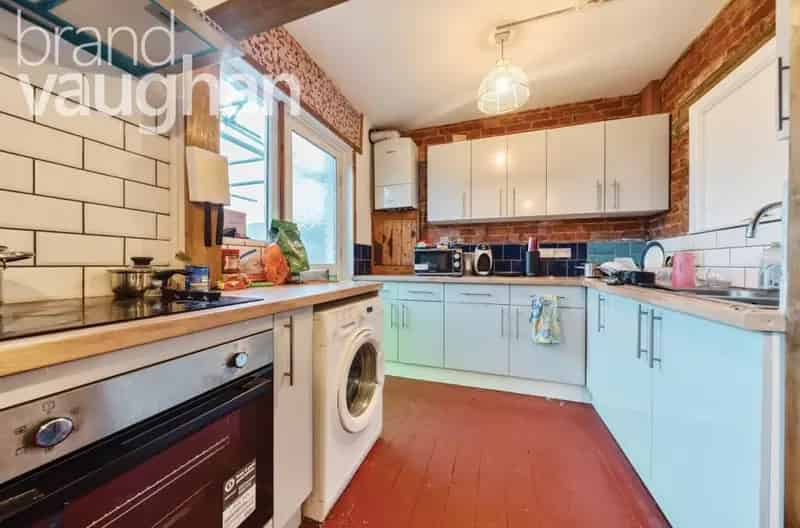 6 Bedroom Student House 4 Double Rooms Available No Deposit Option