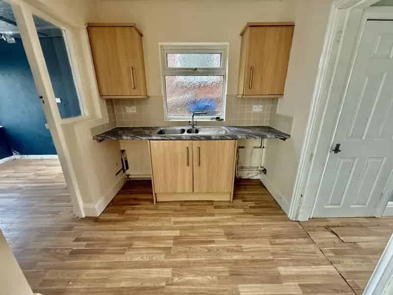 3 Bedroom Semi-Detached House to Rent
