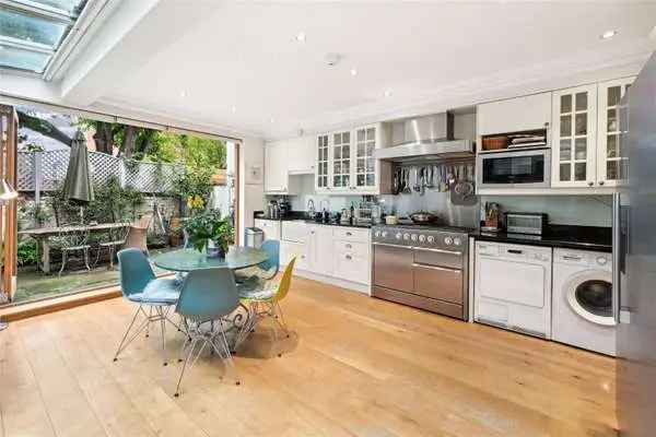 Bronsart Road, Fulham, London, SW6 6AA | Property for sale | Savills