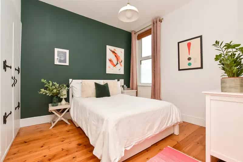 2 bedroom flat for sale
