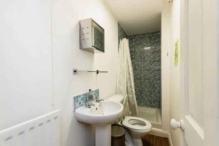 5 Bedroom Family Home with Studio and Garage